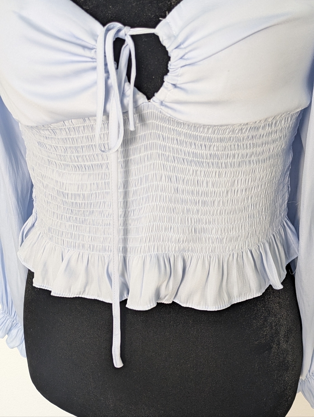 Fashion Nova Smocked Peasant Smocked Cropped Shirt Top Light Blue Size L New - Picture 5 of 11